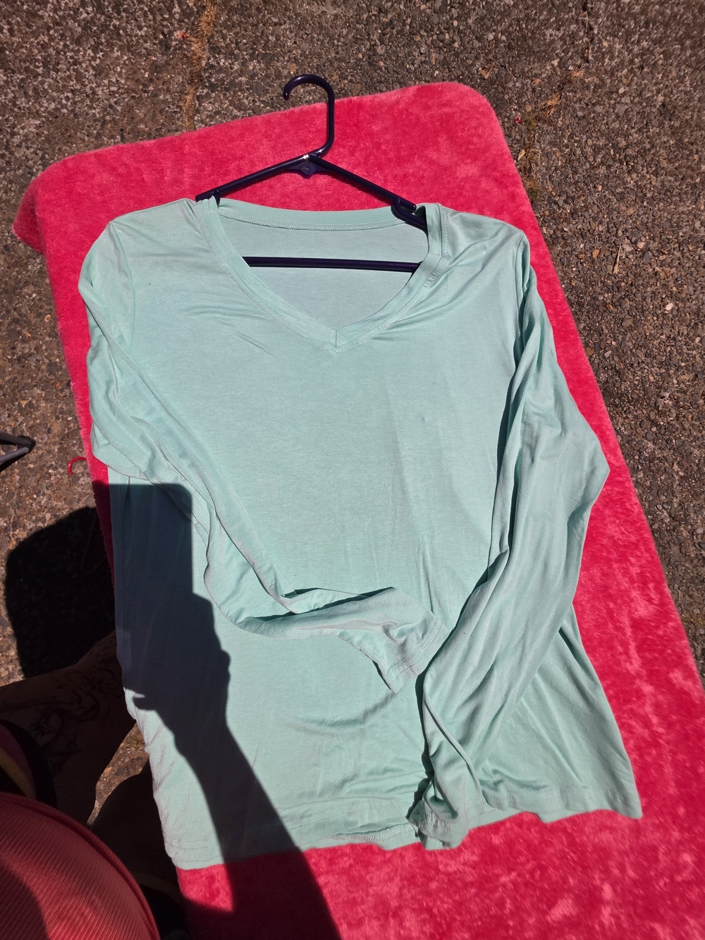 Relaxed V-Neck Long Sleeve Top in Mint